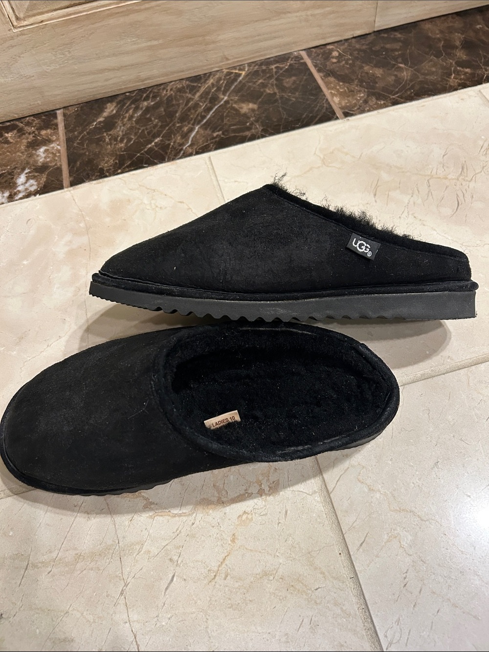 UGG Black Women's Slip-On Shearling Mule Slippers